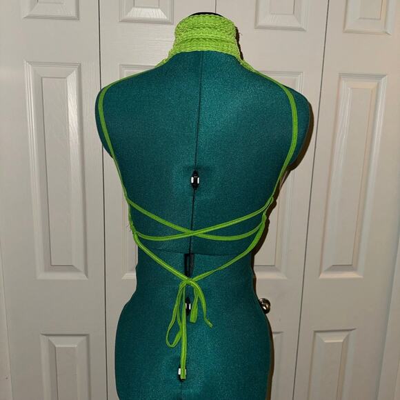Green High Neck Lace Up Crop Top - Picture 8 of 9